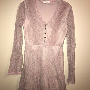 Light pink lace angel sleeved dress!